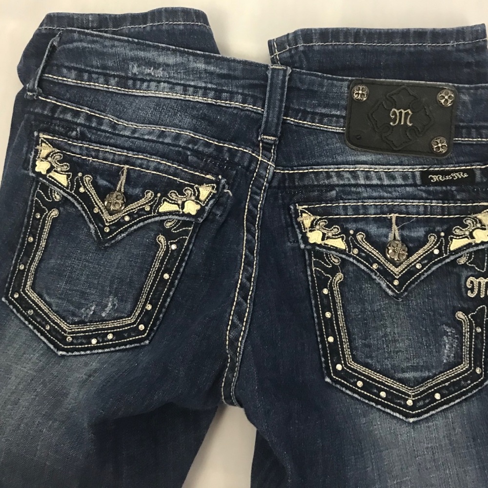 Miss Me Distressed Bling Capri Size 28 - Picture 7 of 8